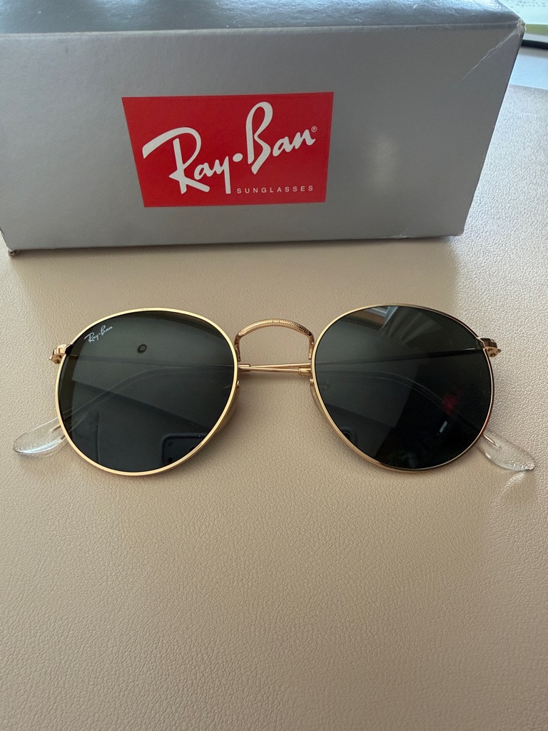 Ray-Ban Round Metal Sunglasses Gold Frame With Black Lenses